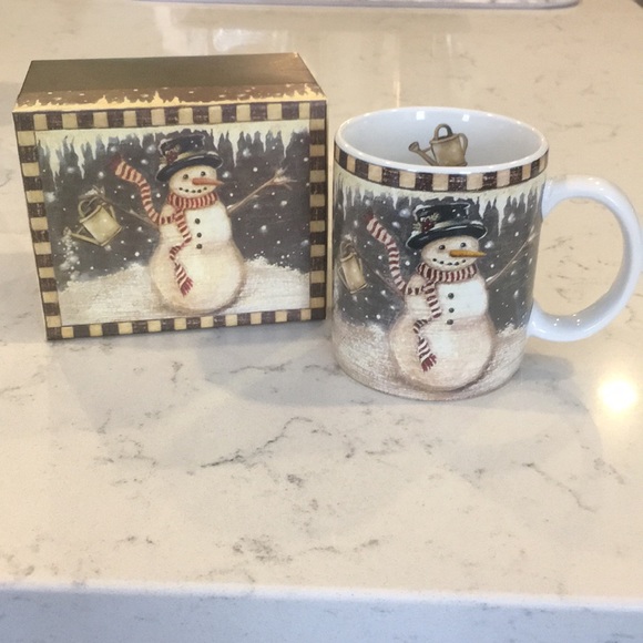 Lang and Wise Fine Gifts Other - ⛄️Snowman mug and box gift set